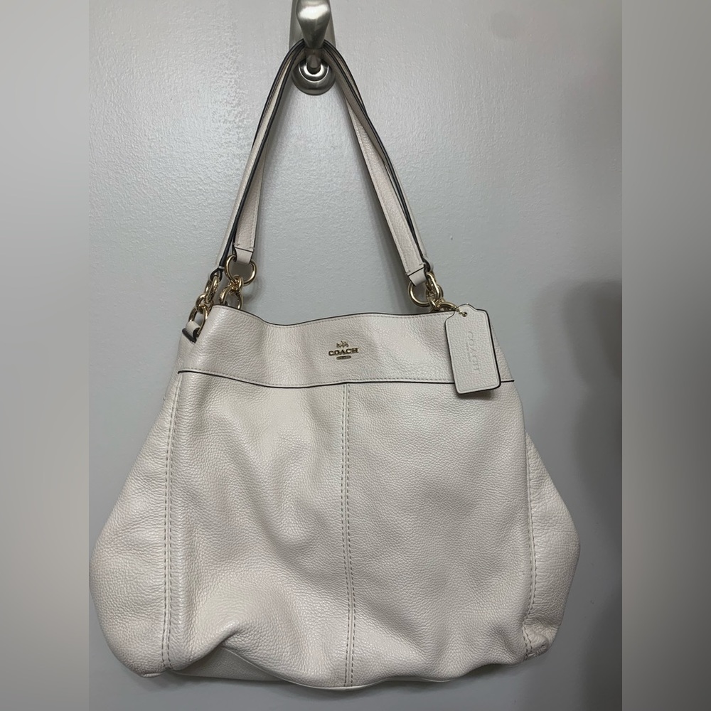 COACH MADISON PHOEBE Cream Shoulder Bag. One tiny scuff by handle - Gold Accents